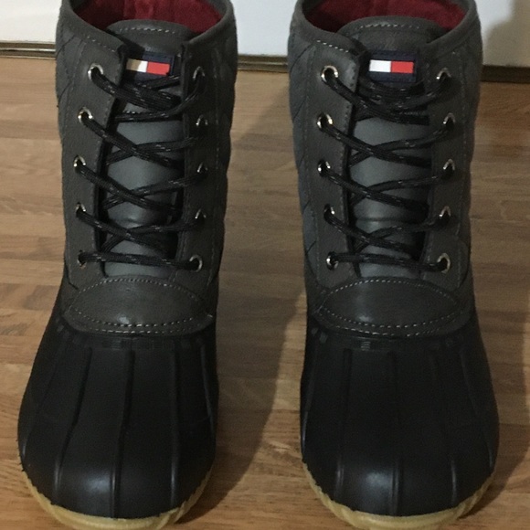 tommy hilfiger rivas quilted duck boot